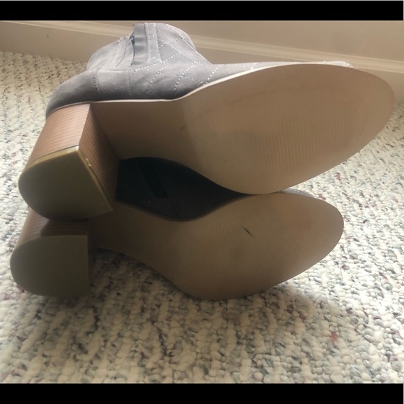 Journee Collection Henley Bootie Gray - Picture 8 of 8